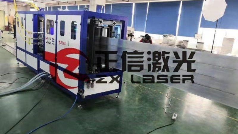 根据焊接工艺和焊接方式，点焊机可以分为以下几种类型：